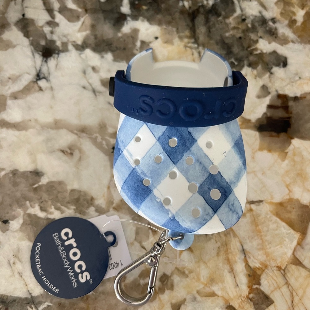 Croc pocket back